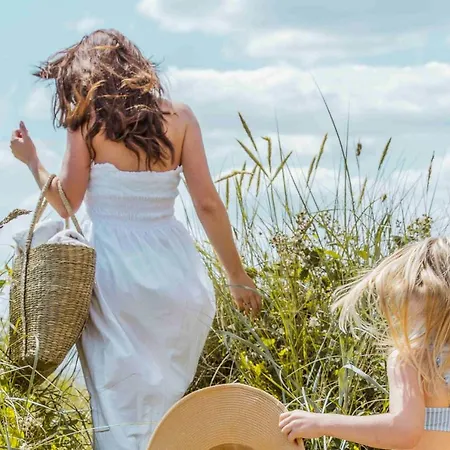 Tiny Seaside - Skarrev