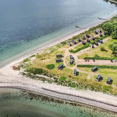 Tiny Seaside - Skarrev